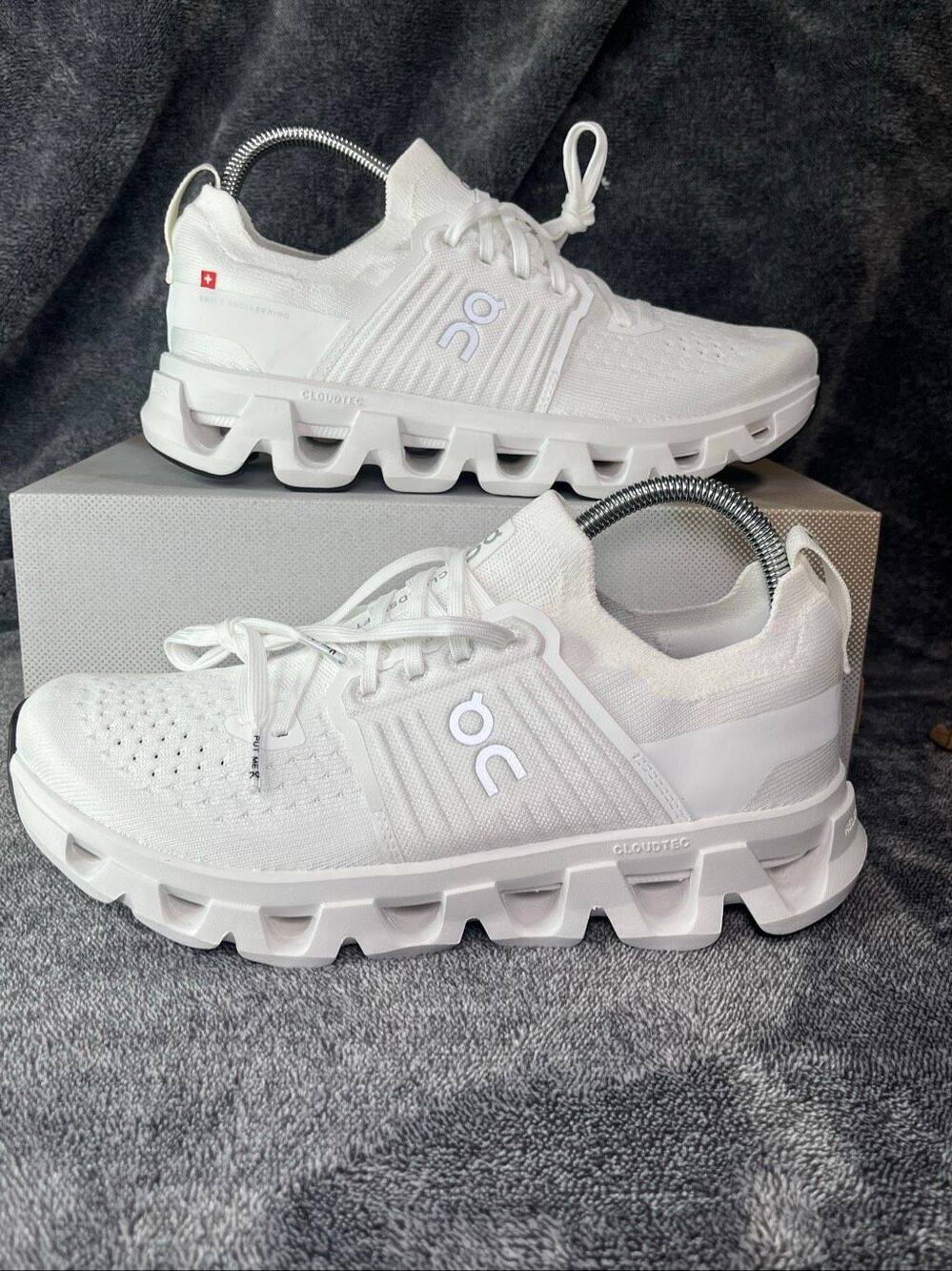On Cloudswift All White Womens Sneakers Size 9 NIB